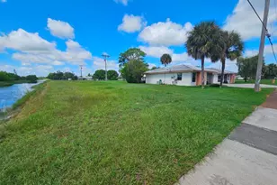 217 Beth Stacey Blvd, Lehigh Acres, FL 33936 - Photo 4