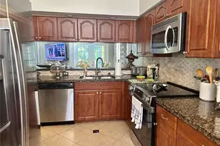 6631 Middlesex Pl, Naples, FL 34104 - Photo 8