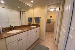 555 Park Shore Dr, Naples, FL 34103 - Photo 22