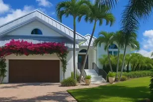 1275 Cobia Ct, Naples, FL 34102 - Photo 4