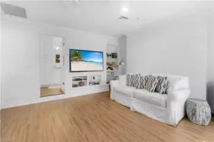 991 8th St S, Naples, FL 34102 - Photo 18