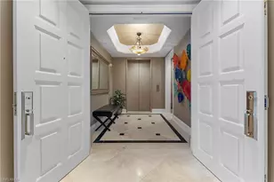 81 Seagate Dr, Naples, FL 34103 - Photo 2