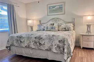 3685 Amberly Cir W, Naples, FL 34112 - Photo 8