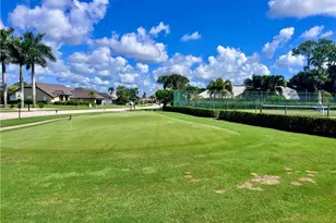 3685 Amberly Cir W, Naples, FL 34112 - Photo 42