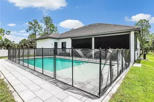 291 10th St SE, Naples, FL 34117 - Photo 34