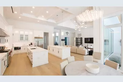 700 Wedge Dr, Naples, FL 34103 - Photo 6