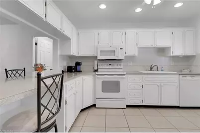 7032 Cedarhurst Dr, Fort Myers, FL 33919 - Photo 4