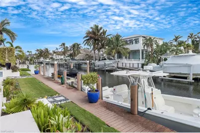 1300 Cobia Ct, Naples, FL 34102 - Photo 36