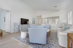 4740 Stratford Ct, Naples, FL 34105 - Photo 4