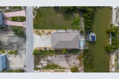 6008 Cypress Ln, Bonita Springs, FL 34134 - Photo 24