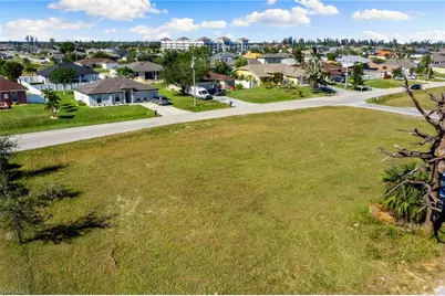 1523 SW 16th Ct, Cape Coral, FL 33991 - Photo 10