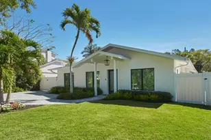 1080 13th St N, Naples, FL 34102 - Photo 2