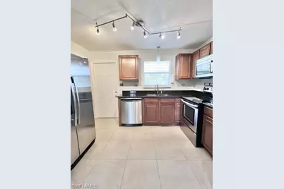 824 96th Ave N #B, Naples, FL 34108 - Photo 4