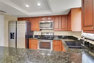 1350 Green Valley Cir, Naples, FL 34104 - Photo 12