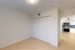 1210 Wildwood Lakes Blvd, Naples, FL 34104 - Photo 10