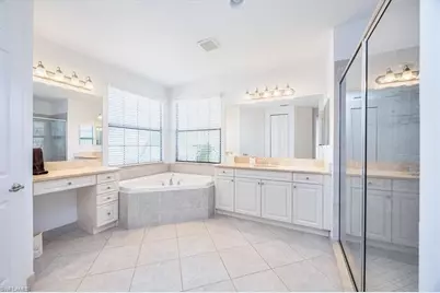 13905 Luna Dr, Naples, FL 34109 - Photo 14