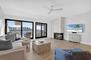 111 La Peninsula Blvd, Naples, FL 34113 - Photo 2