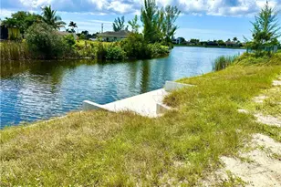 926 SW 28th St, Cape Coral, FL 33914 - Photo 1