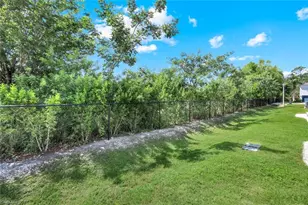 15171 Wildflower Cir, Naples, FL 34119 - Photo 38