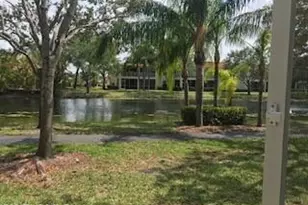 600 Diamond Cir, Naples, FL 34110 - Photo 10