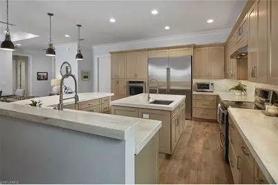 2863 Coco Lakes Dr, Naples, FL 34105 - Photo 6