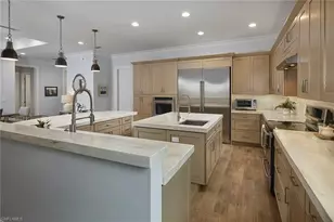 2863 Coco Lakes Dr, Naples, FL 34105 - Photo 6