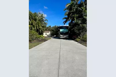 4995 Coach Ln, Naples, FL 34114 - Photo 2