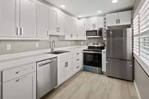 850 Palm St, Marco Island, FL 34145 - Photo 10