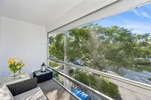 72 7th St S, Naples, FL 34102 - Photo 18