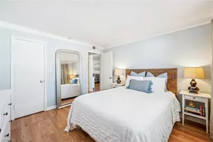 72 7th St S, Naples, FL 34102 - Photo 10