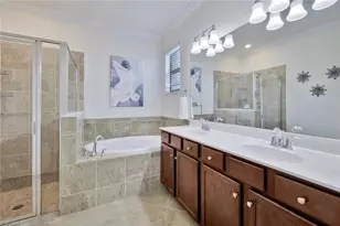 9207 Shadow Oak Ln, Naples, FL 34120 - Photo 12