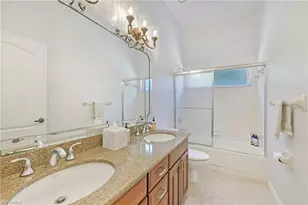 300 Wentworth Ct, Naples, FL 34104 - Photo 16