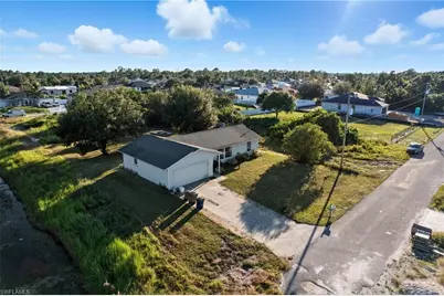 2801 28th St SW, Lehigh Acres, FL 33976 - Photo 20