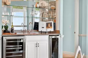 285 Grande Way, Naples, FL 34110 - Photo 8