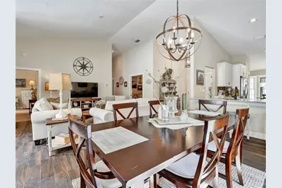 421 Countryside Dr, Naples, FL 34104 - Photo 16