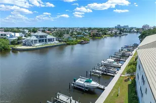 10686 Gulf Shore Dr, Naples, FL 34108 - Photo 26