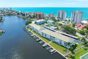 10686 Gulf Shore Dr, Naples, FL 34108 - Photo 22