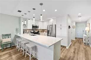 9101 Vanderbilt Dr, Naples, FL 34108 - Photo 10