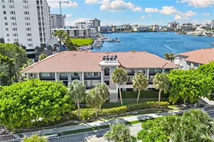 9101 Vanderbilt Dr, Naples, FL 34108 - Photo 1