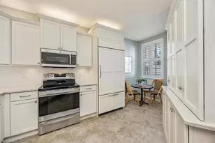 8380 Excalibur Cir, Naples, FL 34108 - Photo 4