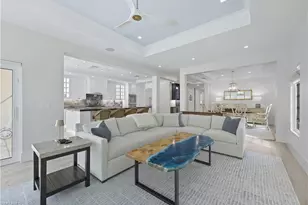 360 Carlton Pl, Naples, FL 34108 - Photo 6