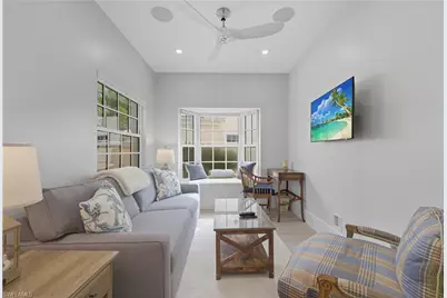 360 Carlton Pl #11, Naples, FL 34108 - Photo 4