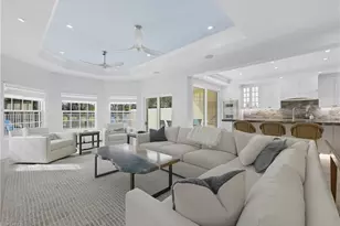 360 Carlton Pl, Naples, FL 34108 - Photo 8