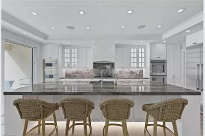 360 Carlton Pl #11, Naples, FL 34108 - Photo 12