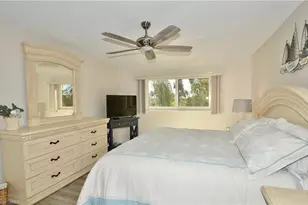 555 Park Shore Dr, Naples, FL 34103 - Photo 20