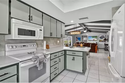 2030 SE 25th Ter, Cape Coral, FL 33904 - Photo 18