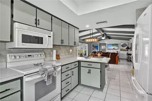 2030 SE 25th Terrace, Cape Coral, FL 33904 - Photo 18