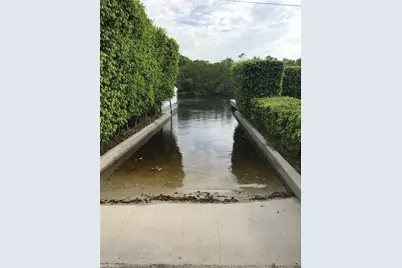 1277 Grand Canal Dr, Naples, FL 34110 - Photo 12