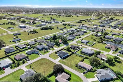 636 NE 8th Ter, Cape Coral, FL 33909 - Photo 38