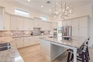 6424 Pembroke Wy, Naples, FL 34113 - Photo 6